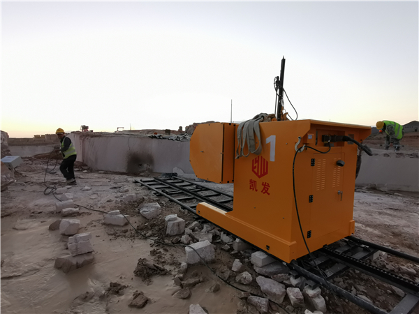 長沙凱發(fā)超硬材料科技有限公司,長沙礦山石材開采設(shè)備銷售,長沙金剛石繩鋸機(jī)銷售,金剛石串珠繩生產(chǎn)銷售，水平鉆機(jī)生產(chǎn)銷售